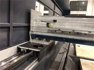 máquina de corte pequena do laser da fibra da precisão do tamanho que posiciona automaticamente 800 watts